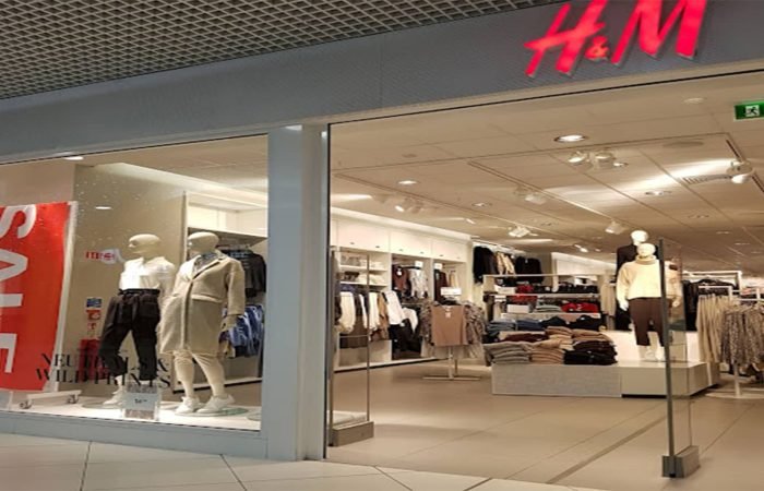 H & m banner