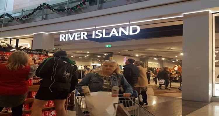 River island banner