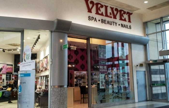 Valvet beauty salon banner